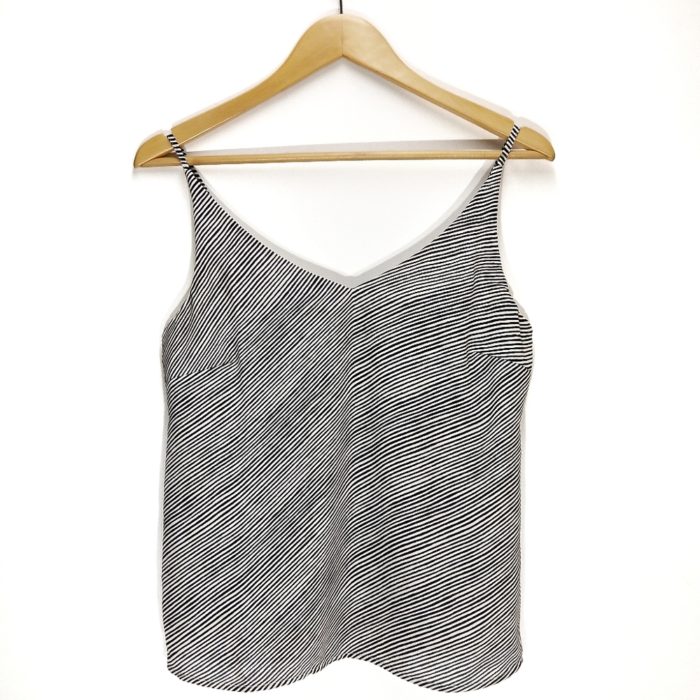 Banana Republic | Classic V-neck Camisole Tank Small
